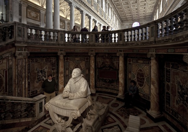 Confessio with sculpture of Pope Pius IX, St., Saint, Saint