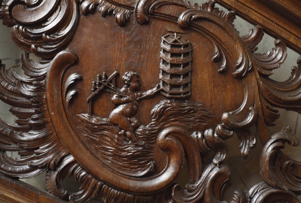 Residential building Zum goldenen Helm, cantilevered oak staircase, balustrade with cartouches.