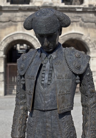 Frankr Nîmes Bronze sculpture NIMENO II in front of the amphitheatre 60018 Bullfighter 1954-91