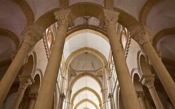 Frankr Paray-le Monial Burgundy Basilica Sacre-Coeur. Begun around 1100 View through the choir