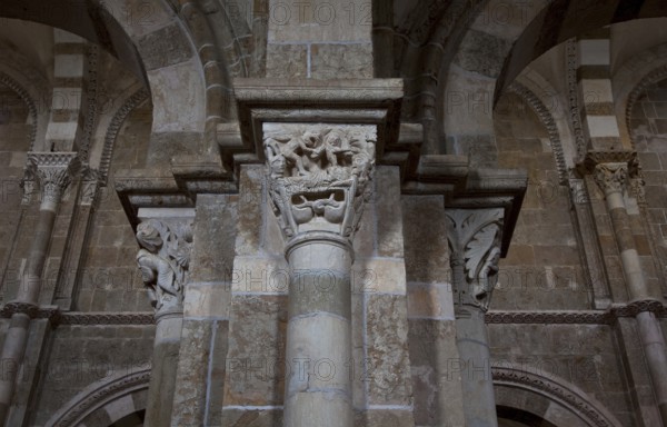 Vezelay, Basilica of Ste-Marie-Madeleine. Interior. Romanesque nave Figure capitals, St, Saint,