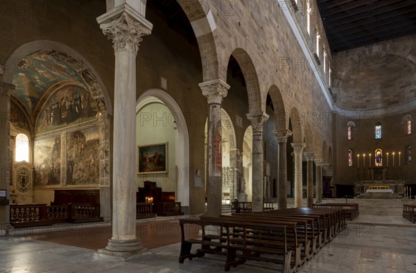 Lucca, San Frediano, view from the nave to the south-west towards the choir