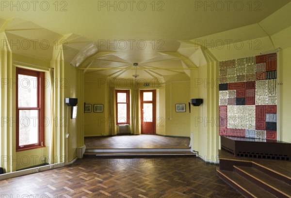 Wylerberg House was built in 1921-1924 in the Expressionist style according to a design by Otto