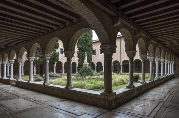 Italy Venice Castello district -91 San Francesco della Vigna eastern cloister