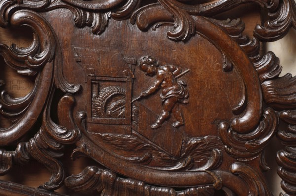 Residential house Zum goldenen Helm, cantilevered oak staircase, balustrade with picture cartouches
