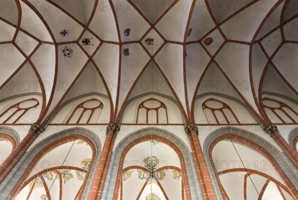 Nave and south aisle, view into the vault, St., Sankt, Saint