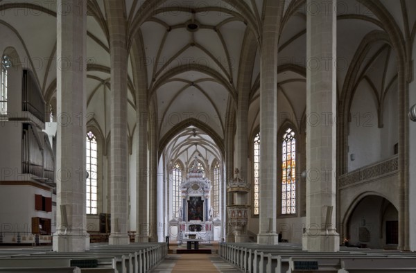 Torgau Stadtkirche St Marien 75516 Interior view to the east three-aisled hall church 13-16th