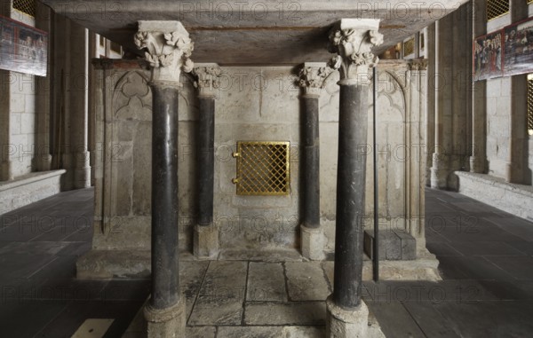 Choir, reliquary altar, back with passage under the shrines, St., Sankt, Saint