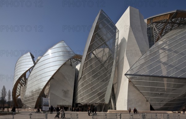 Architect Frank O. Gehry, opened in 2014, view from the south-east