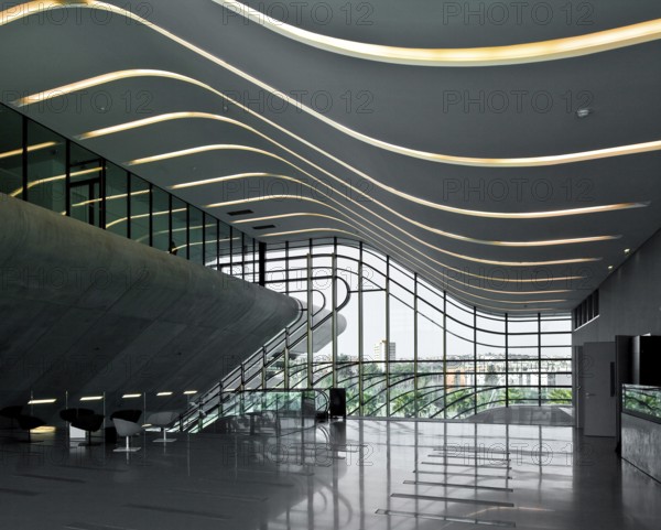 Montpellier, multi-purpose building PIERRESVIVES, built 2006-2012 by Zaha Hadid, Vestibühl, upper