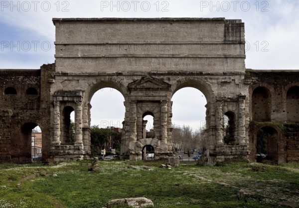 Rome Porta Maggiore 33004