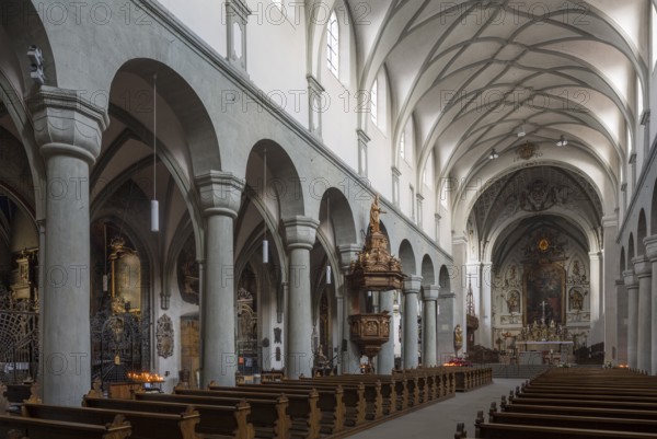 Constance, cathedral, interior, view to the east with Romanesque columns and baroque pulpit