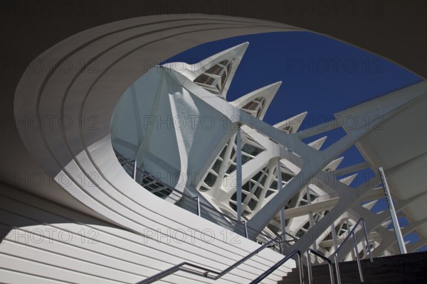 City of Arts and Sciences (cat./val. Ciutat de les Arts i de les Ciències), cinema L'Hemisfèric (el