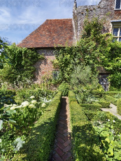 The White Garden, gardens, Sissinghurst Castle and Garden, Cranbrook, Kent, England, Great Britain