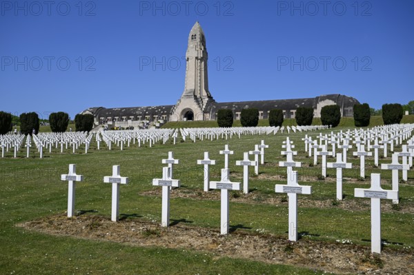 Cemetery of soldiers killed in the First World War, in the background the ossuary of Douaumont,