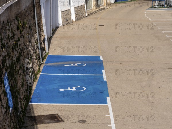 Blue lane markings, parking space for the disabled, Majorca, Spain, Europe