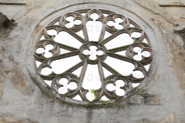 Tracery rosette on the Wachau church ruins, Markkleeberg, Saxony, Germany, Europe
