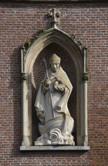 Figure on the west side