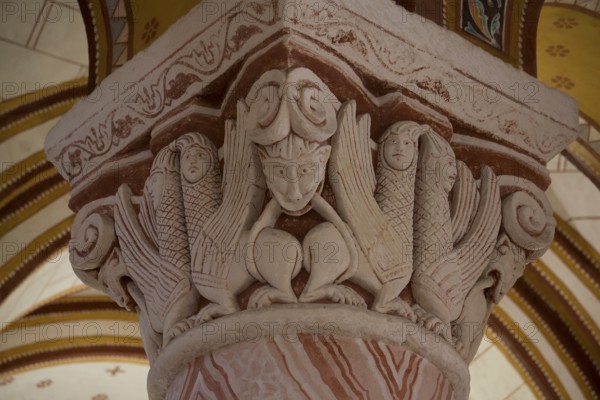Capital of a column in the ambulatory, St., Sankt, Saint