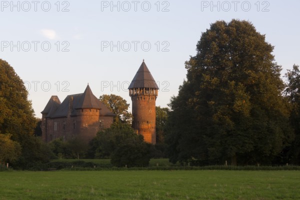 Krefeld, Linn Castle