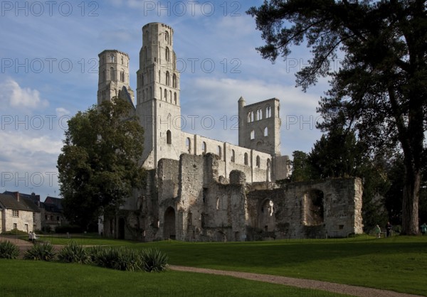 Begun in 1040, destroyed from 1562, view from south-west, in front former guest house, St., Sankt,