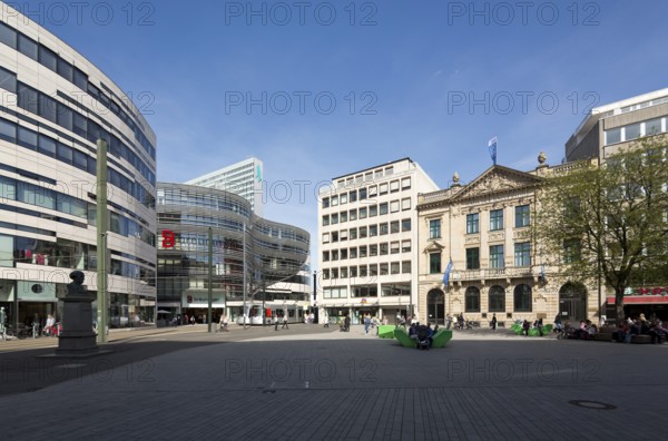 University building on Schadowplatz, former Niederrheinische Bank building, on the left the
