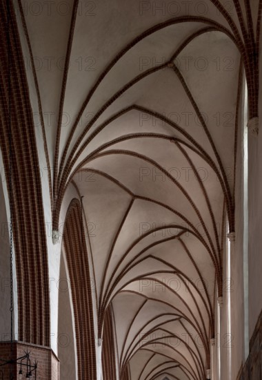 South aisle to the east, asymmetrical spring vault, St., Sankt, Saint