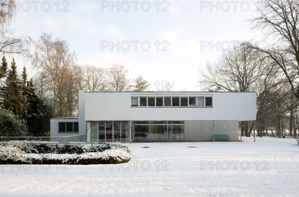 Built in 1932 by Rudolf Wettstein and Willi Kaiser, west side