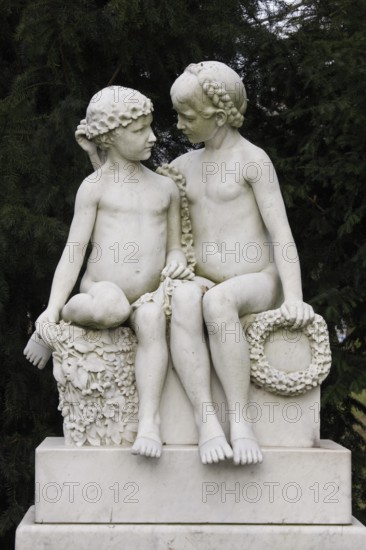 Krefeld, Hohenzollernstraße, children's fountain (fairytale fountain)