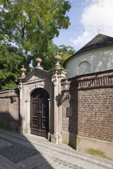 Tor tor on the west side, St., Sankt, Saint