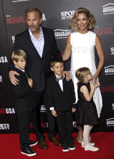 Kevin Costner, Christine Baumgartner, Grace Avery Costner, Hayes Logan Costner and Cayden Wyatt