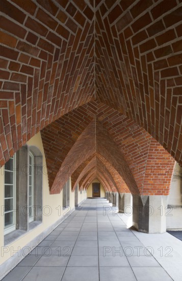 Olbersdorf, Friedrich-Fröbel-School, built in 1928