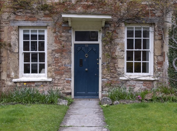 Wells, Cathedral, medieval lane Vicar's Close, oldest intact terraced house complex in Europe