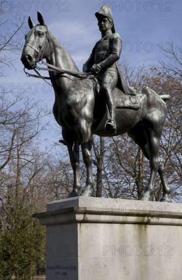 Equestrian statue-Friedrich-Wilhelm III by L. Touallion 1913