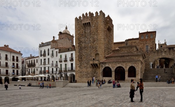 Torre del Bujaco in the centre and Arco de la Estrella on the far right 1723 designed by