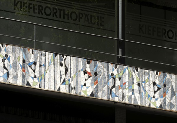 Krefeld, Ostwall 70-75, commercial building with reliefs on the balcony parapets by Curth Georg