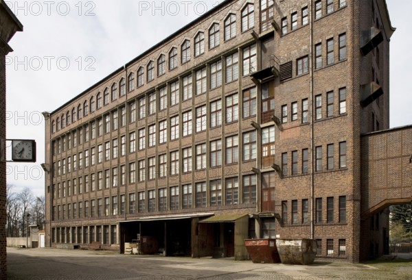Former hosiery factory VEB Feinstrumpfwerke Oberlungwitz, now ROGO Strumpfwerke GmbH, old building