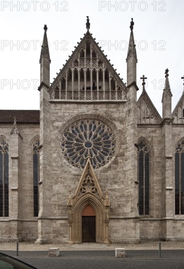 Northern transept gable, St., Sankt, Saint