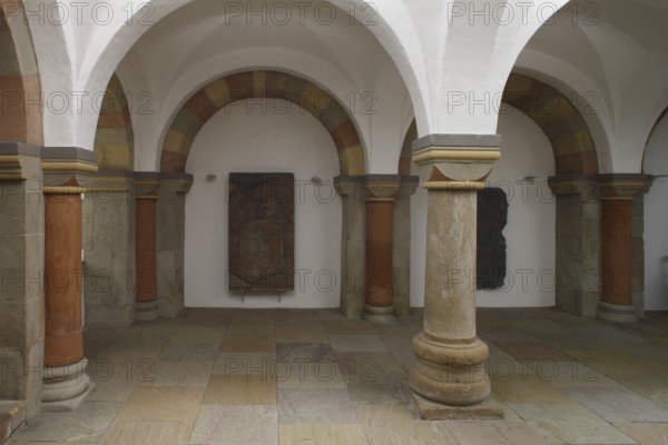 Crypt, western yoke to the north Church of St., Church of St., St., St., Saint