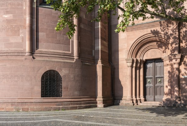 Mainz, St Martin's Cathedral, east choir, choir apse and north portal