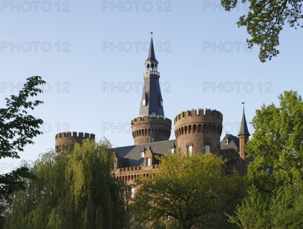 Moyland, castle park in spring