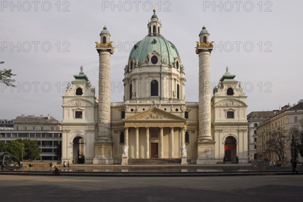 Main façade from the north, St., Sankt, Saint
