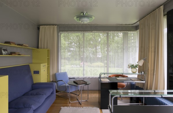 Built 1932-1933 by Brinkman & Van der Vlugt, study on the ground floor