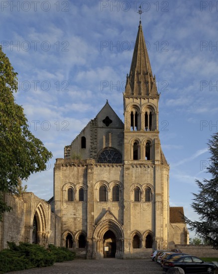 Saint-Leu-d'Esserent, Abbatiale St-Nicolas, view from west, St., St., Saint