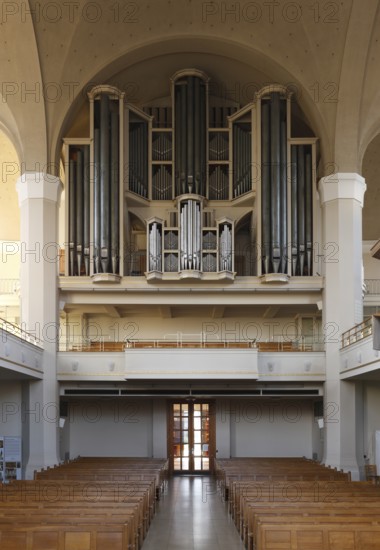Interior with organ, St., Sankt, Saint