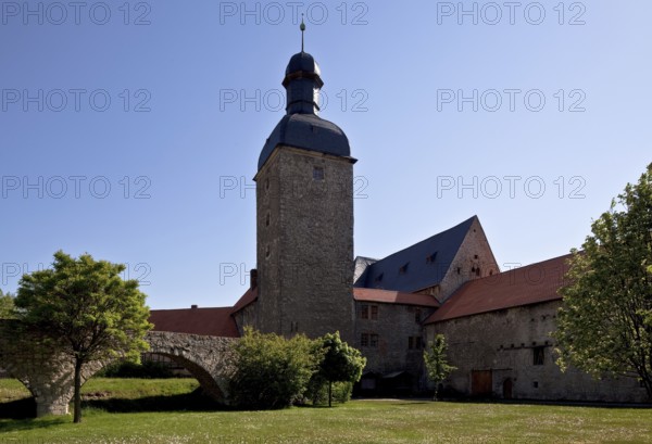 Courtyard of the outer bailey with a view from the north to the core castle, 14th century
