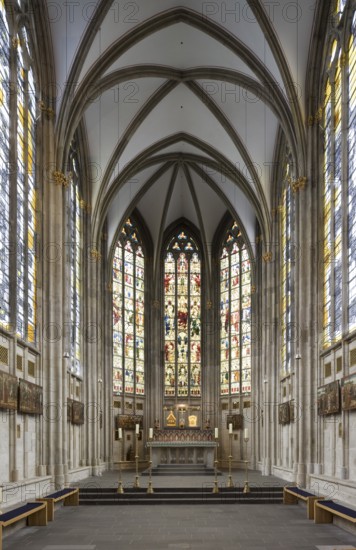 Choir, view to the east, reliquary altar with Aetherius and Ursula shrine, St., Sankt, Saint