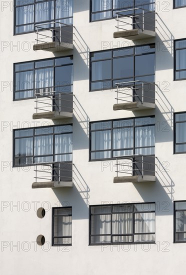 Dessau, Bauhaus, Prellerhaus studio building, east side with balconies