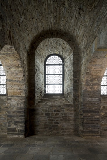 Crypt, view to the west, St., Saint, Saint