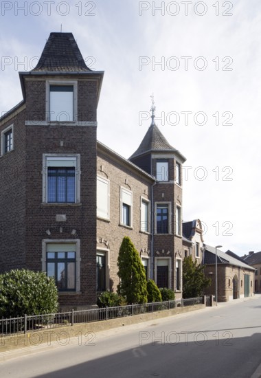 Erftstadt-Herrig, Domhof courtyard complex